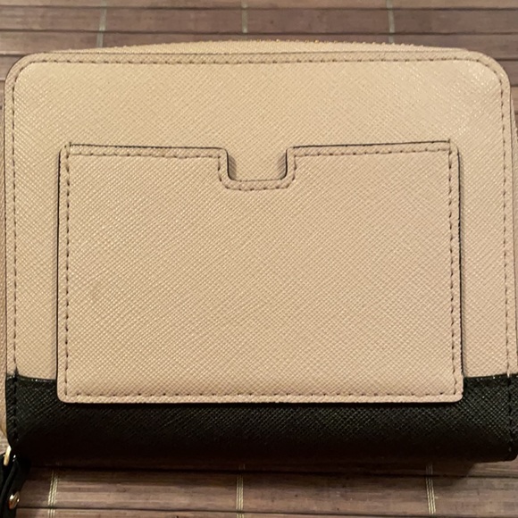 Kate Spade EUC Black & Tan Zip Around Wallet ♠️ - Picture 5 of 13